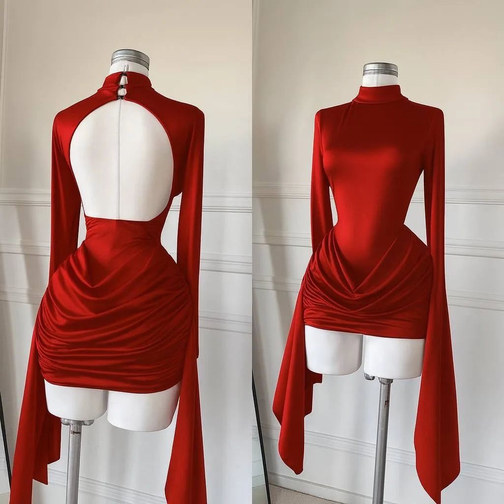 Elegancka Sukienka Mini z Długim Rękawem i Odkrytymi Plecami