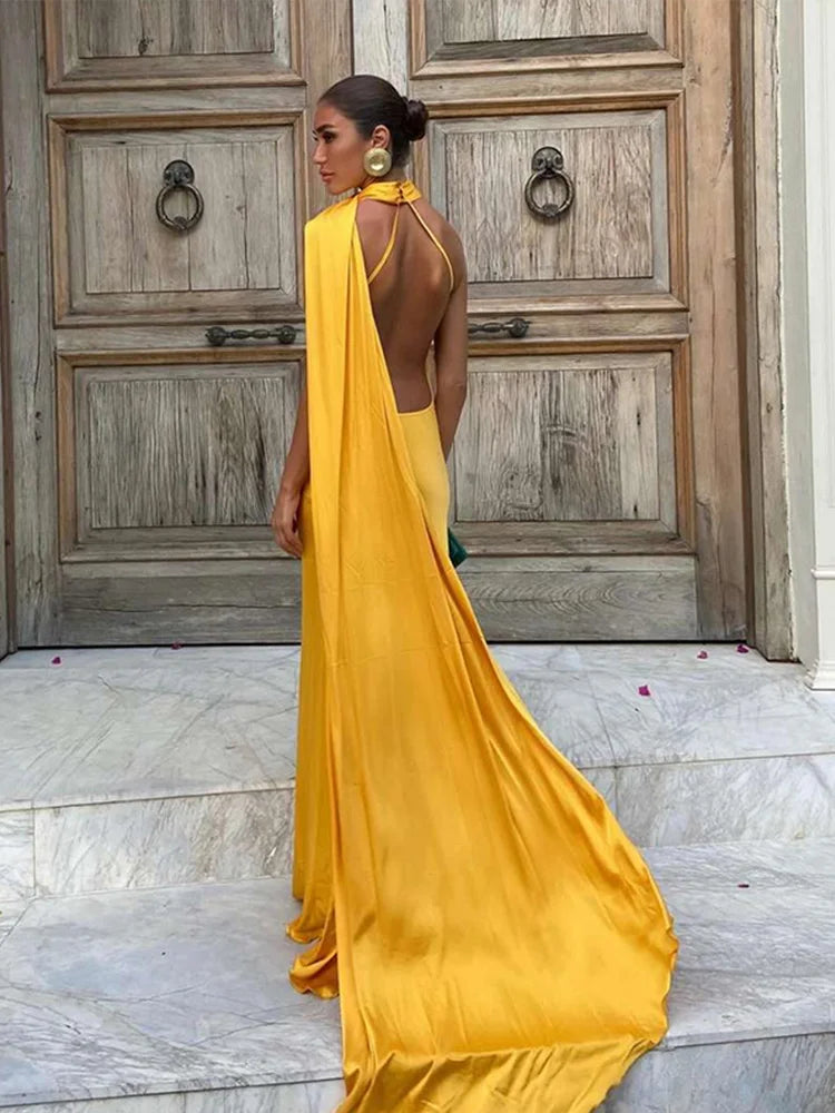 Elegancka Sukienka Maxi z Wiązaniem na Szyi i Odkrytymi Plecami