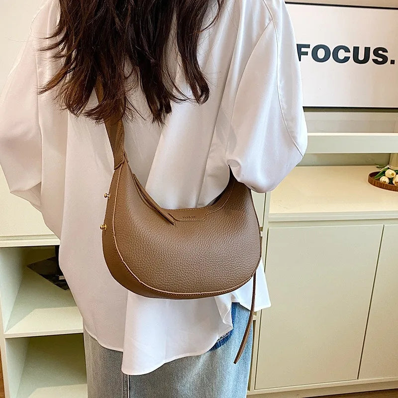 Damska Torebka Półksiężyc – Elegancka Torebka na Ramię i Crossbody z Ekoskóry