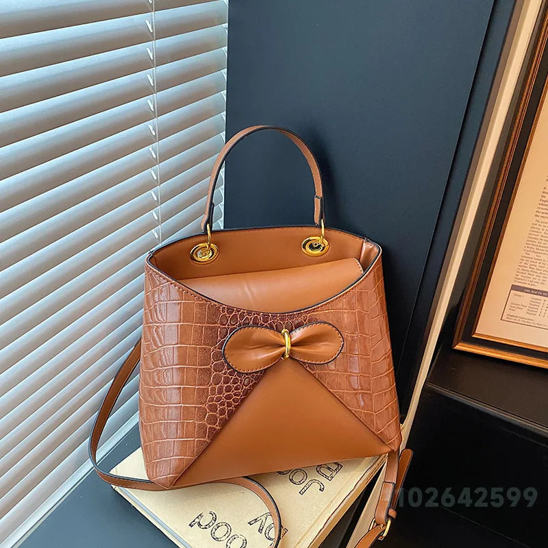 Elegancka damska torebka z kokardą – shopper na ramię i crossbody z ekoskóry