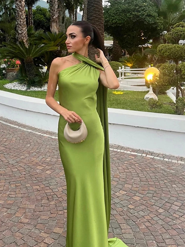 Elegancka Sukienka Maxi z Wiązaniem na Szyi i Odkrytymi Plecami