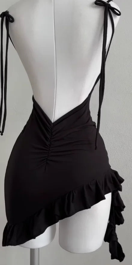 Elegancka Sukienka Midi z Odkrytymi Plecami i Wiązaniem