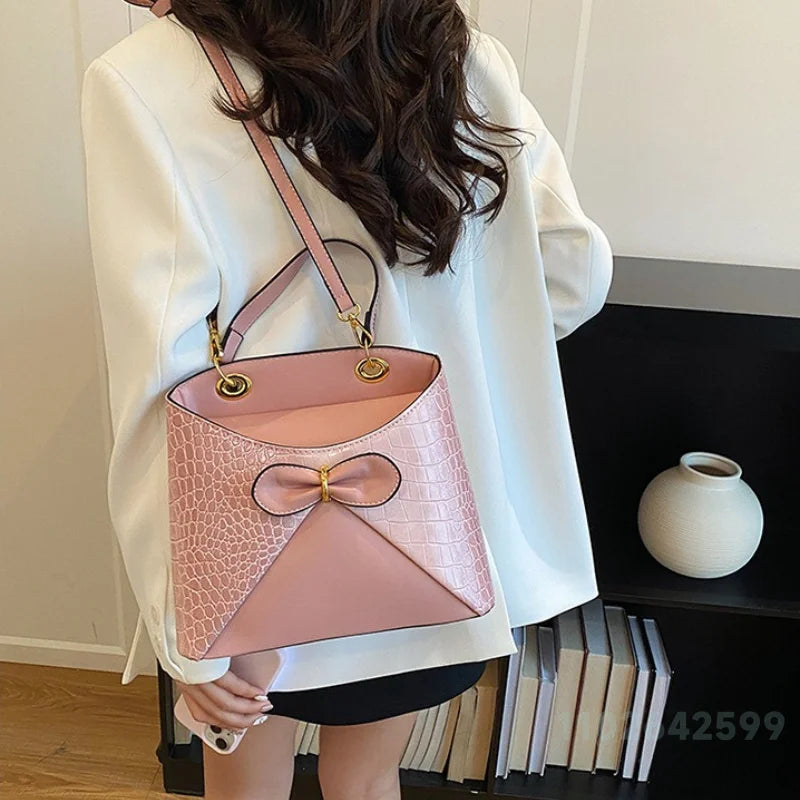 Elegancka damska torebka z kokardą – shopper na ramię i crossbody z ekoskóry