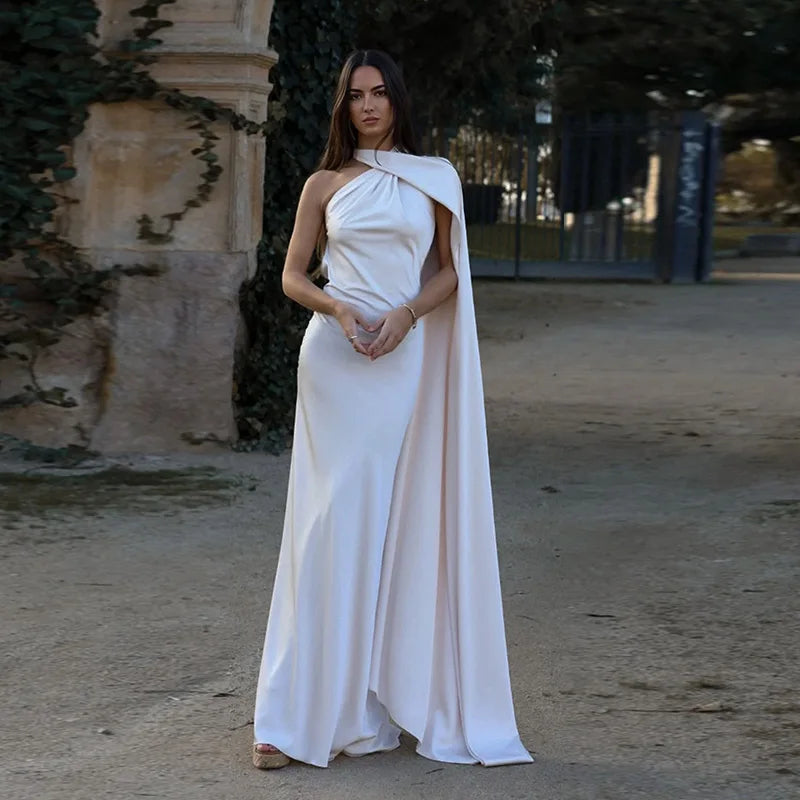 Elegancka Sukienka Maxi z Wiązaniem na Szyi i Odkrytymi Plecami