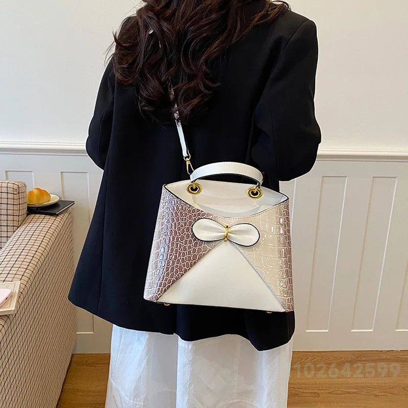 Elegancka damska torebka z kokardą – shopper na ramię i crossbody z ekoskóry