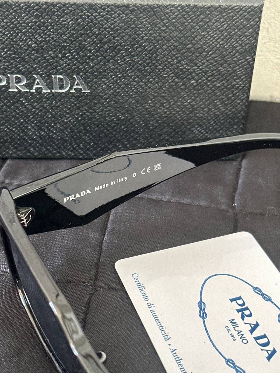 Okulary przeciwsłoneczne Prada czarne nowe